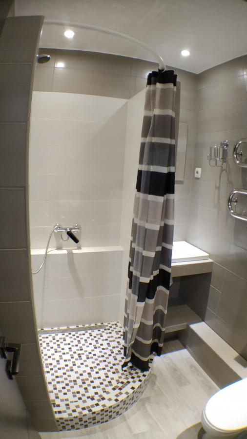 Двухкомнатный Люкс Центр Металлургов 19 Kr Apartments Krivoy Rog Luaran gambar