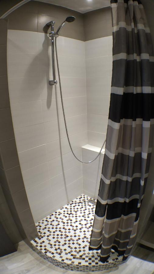Двухкомнатный Люкс Центр Металлургов 19 Kr Apartments Krivoy Rog Luaran gambar