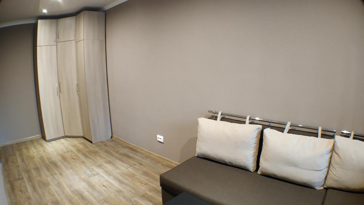 Двухкомнатный Люкс Центр Металлургов 19 Kr Apartments Krivoy Rog Luaran gambar